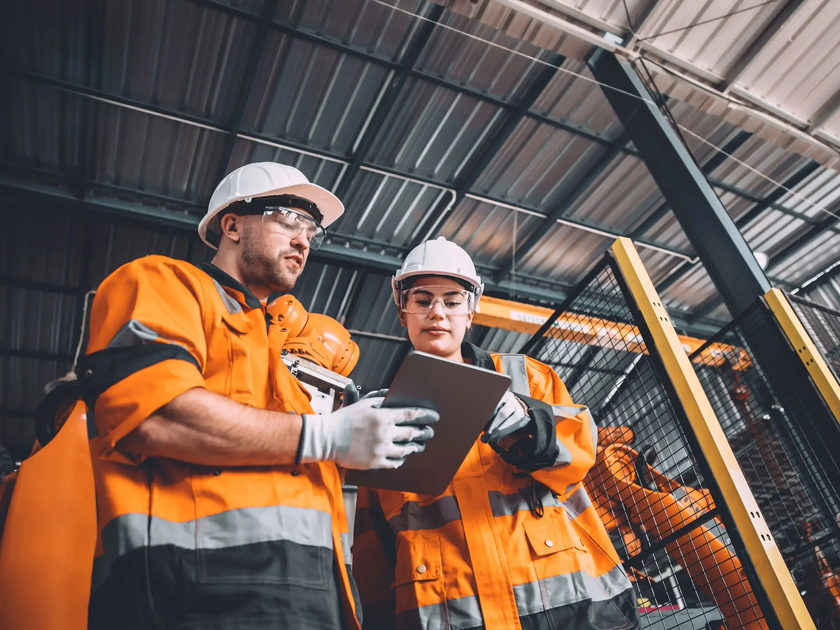Arbeiter in Ex Bereichen, die ihr Zertifikat erwerben Explosion Protection Professional (ExPP) Awareness erwerben