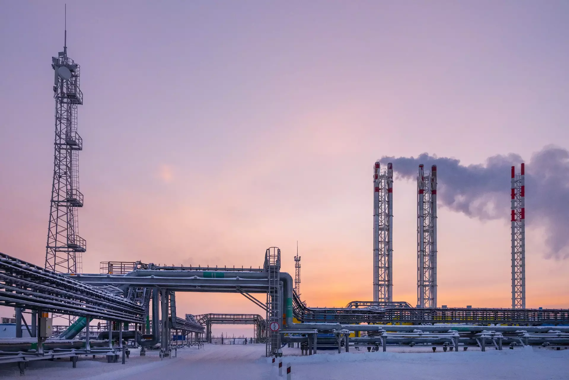 Natural gas production and processing in russia